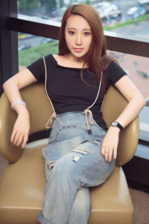 两对小夫妻同租一间房子